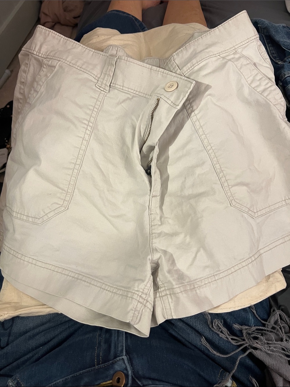 Old Navy White Cotton OG Chino Shorts never worn